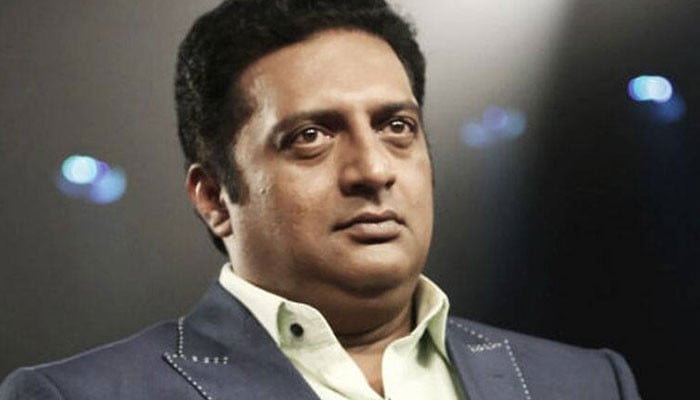 آدھی بھارتی فلم انڈسٹری بِک چُکی، آدھی حکومت کیخلاف بولنے سے ڈرتی ہے: پرکاش راج
