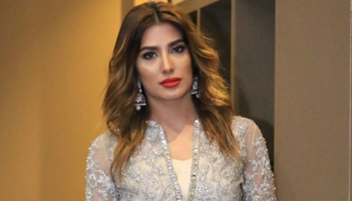 مہوش حیات کے پرانے ڈرامے کی ویڈیو دیکھ کر مداح حیران کیوں ہوئے؟