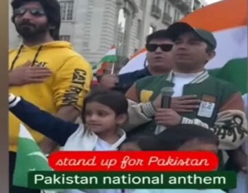 پاکستان اور بھارت کے شہریوں نے امن کیلئے دونوں ملکوں کا ترانہ مل کر پڑھا، جھنڈے بھی لہرائے