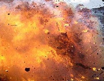 پشاور: بچہ کھیت سے دستی بم گھر اٹھا لایا، پھٹنے سے نوجوان ہلاک، 3 زخمی