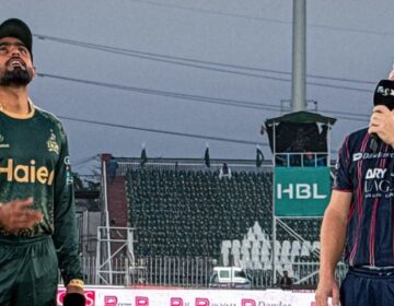 پشاور زلمی کا کراچی کنگز کیخلاف ٹاس جیت کر فیلڈنگ کا فیصلہ