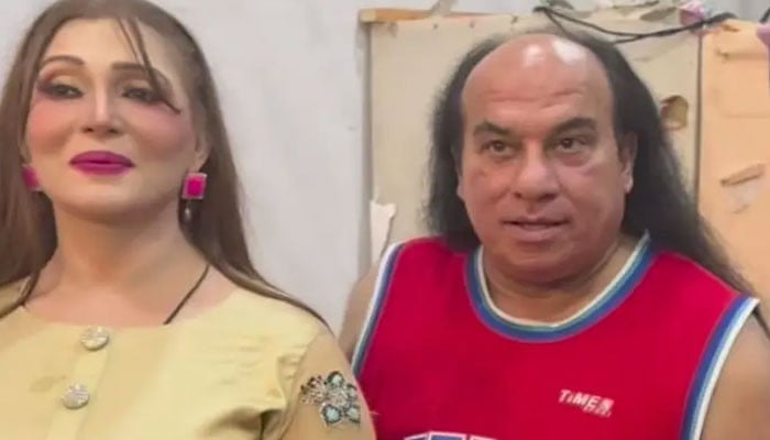 چاہت فتح کی خوشبو کیساتھ متنازع ویڈیو وائرل، سوشل میڈیا صارفین سیخ پا