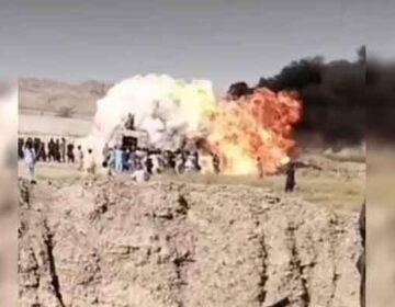 کراچی: نوشکی آئل ٹینکر دھماکا، مزید 4 زخمی دم توڑ گئے، جاں بحق افراد کی تعداد 7 ہوگئی