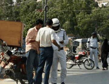 کراچی: ٹریفک قوانین توڑنے والی 50 ہزار 467 موٹر سائیکلیں تحویل میں لے لی گئیں
