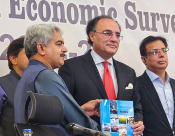 1 اعشاریہ 9 بلین کا تاریخی کرنٹ اکاؤنٹ سرپلس ریکارڈ، اقتصادی سروے