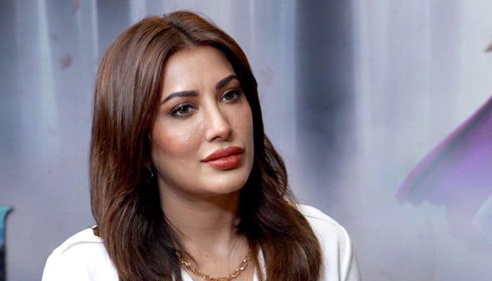 اللّٰہ سے میرا رشتہ ہمیشہ مضبوط رہا: مہوش حیات