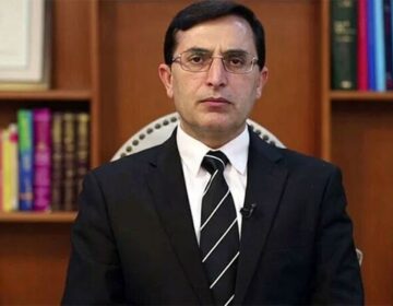 بانی سے مشاورت کے بعد چیف الیکشن کمشنر کی تعیناتی معاملے کا جواب دیا جائے گا: بیرسٹر گوہر