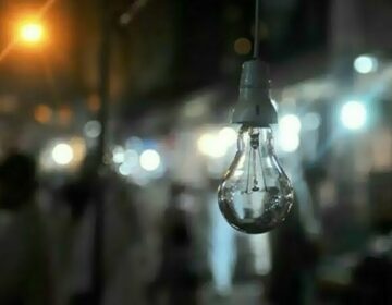 حکومت 300 فیڈرز لےکر ریکوری میں مدد دے تو لوڈشیڈنگ کا خاتمہ ممکن ہے، مونس علوی