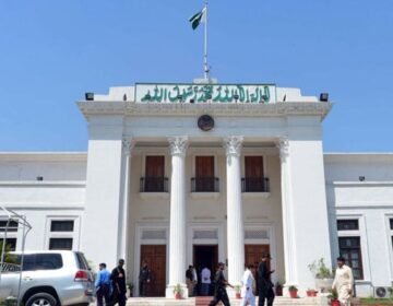 خیبر پختونخوا اسمبلی، 2 پارٹیوں کے ممبران میں گرما گرمی، الزامات