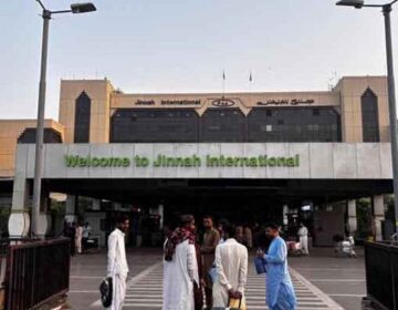 دوحہ کی پرواز میں مسافر کی طبیعت خراب، کراچی میں ہنگامی لینڈنگ