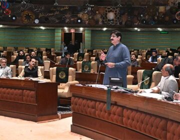 سندھ کے عوام کیلئے بڑی خوشخبری، مختلف ریونیو چارجز کم کردیے گئے