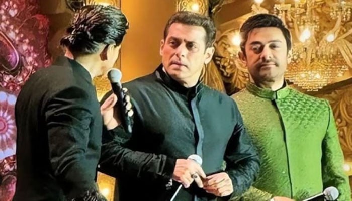 عامر خان کو سلمان اور شاہ رخ کی کونسی فلمیں پسند ہیں؟