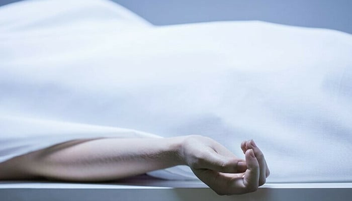 لاہور: نجی اسپتال میں 2 افراد غیرملکی خاتون کی لاش چھوڑ کر فرار