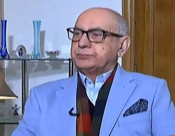 مایوسی میں پی ٹی آئی بی ایل اے سے بھی گٹھ جوڑ کر سکتی ہے: عرفان صدیقی