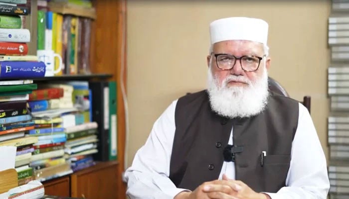 وزیرِ اعظم شہباز شریف سیاسی بحران کا خاتمہ اولین ترجیح بنائیں: لیاقت بلوچ