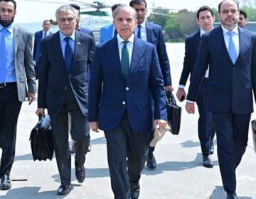 وزیرِاعظم شہباز شریف 2 روزہ دورے پر سعودی عرب پہنچ گئے