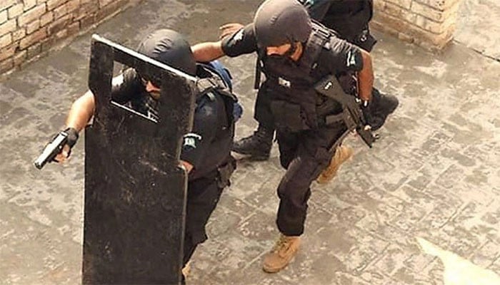 پشاور: کارروائی کے دوران خودکش حملہ آور ہینڈلر سمیت ہلاک