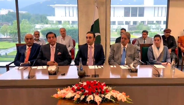 پی پی کا پارلیمانی پارٹی اجلاس ختم، بجٹ پر ووٹ دینے کا فیصلہ