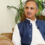 پیپلز پارٹی کو معلوم نہیں کہ حکومتی بنچز پر بیٹھنا ہے یا اپوزیشن میں: عمر ایوب