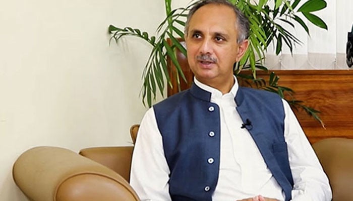 پیپلز پارٹی کو معلوم نہیں کہ حکومتی بنچز پر بیٹھنا ہے یا اپوزیشن میں: عمر ایوب