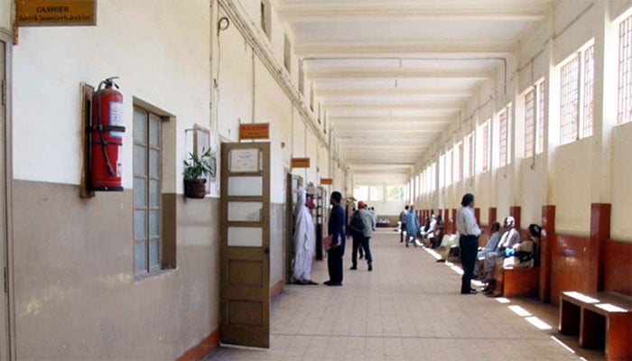 کراچی: 13 کروڑ روپے کی ڈکیتی کیس، 3 ملزمان 1 روزہ ریمانڈ پر پولیس کے حوالے