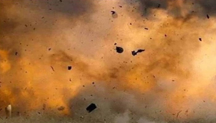 کراچی، فلیٹ میں گیس بھرنے سے دھماکا، خاتون جاں بحق
