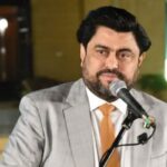 گورنر سندھ نے مختلف افراد کو امدادی چیک دیے