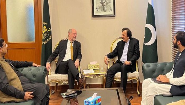 ہارون اختر سے اسکاٹ جیکب اور بورڈ آف انویسٹمنٹ ریفارمز ٹیم کی ملاقات