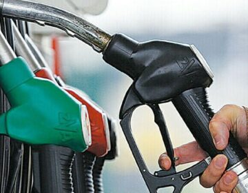 عوام کا پیٹرولیم مصنوعات کی قیمتیں کم کرنے کا مطالبہ